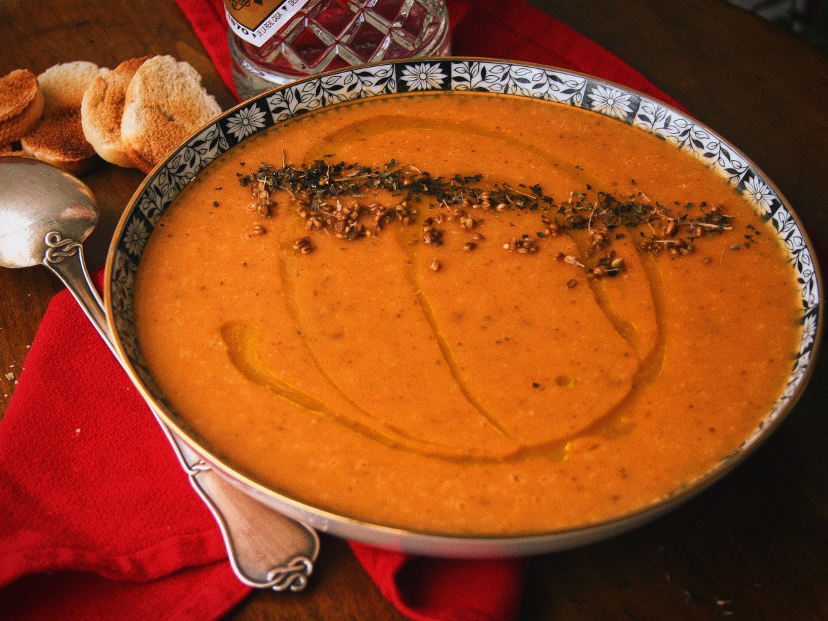 SOPA DE TOMATE&nbsp;ANISADA