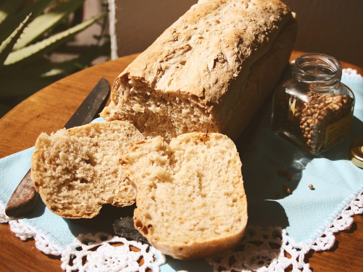 PAN DE MOLDE CON CORIANDRO Y&nbsp;CAYENA